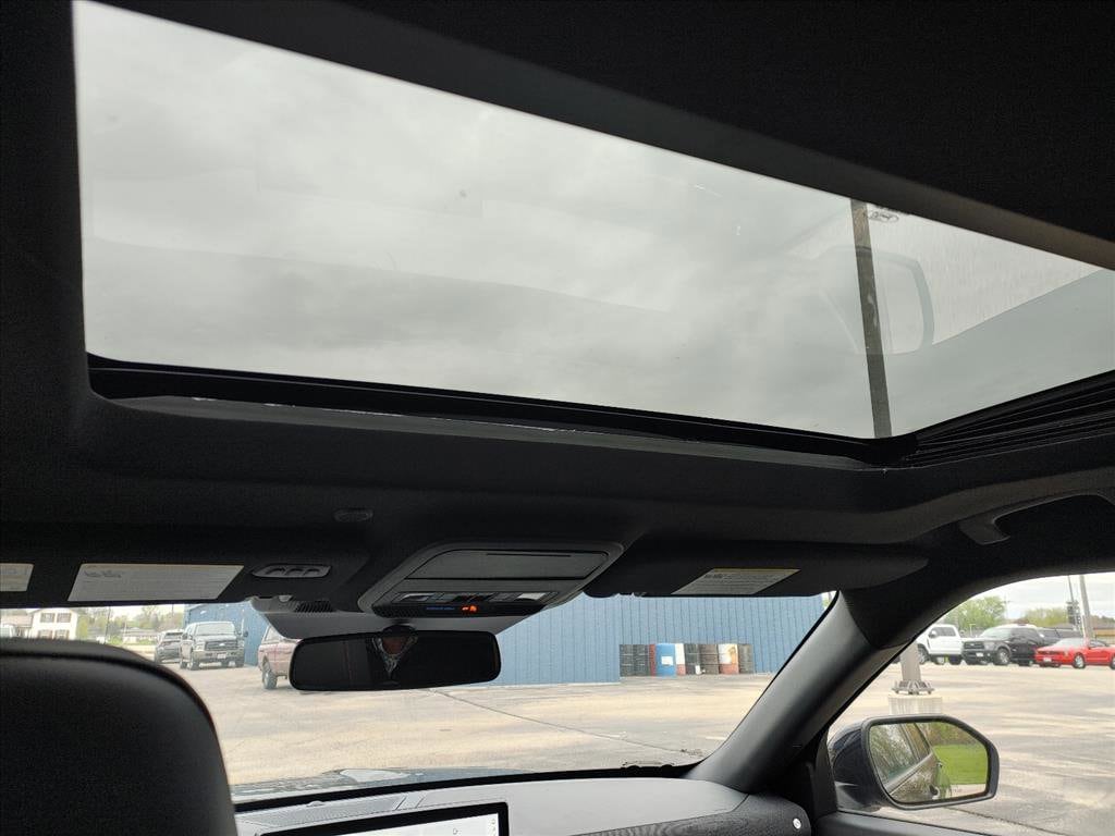 2025 Ford Explorer ST-Line - Photo 14