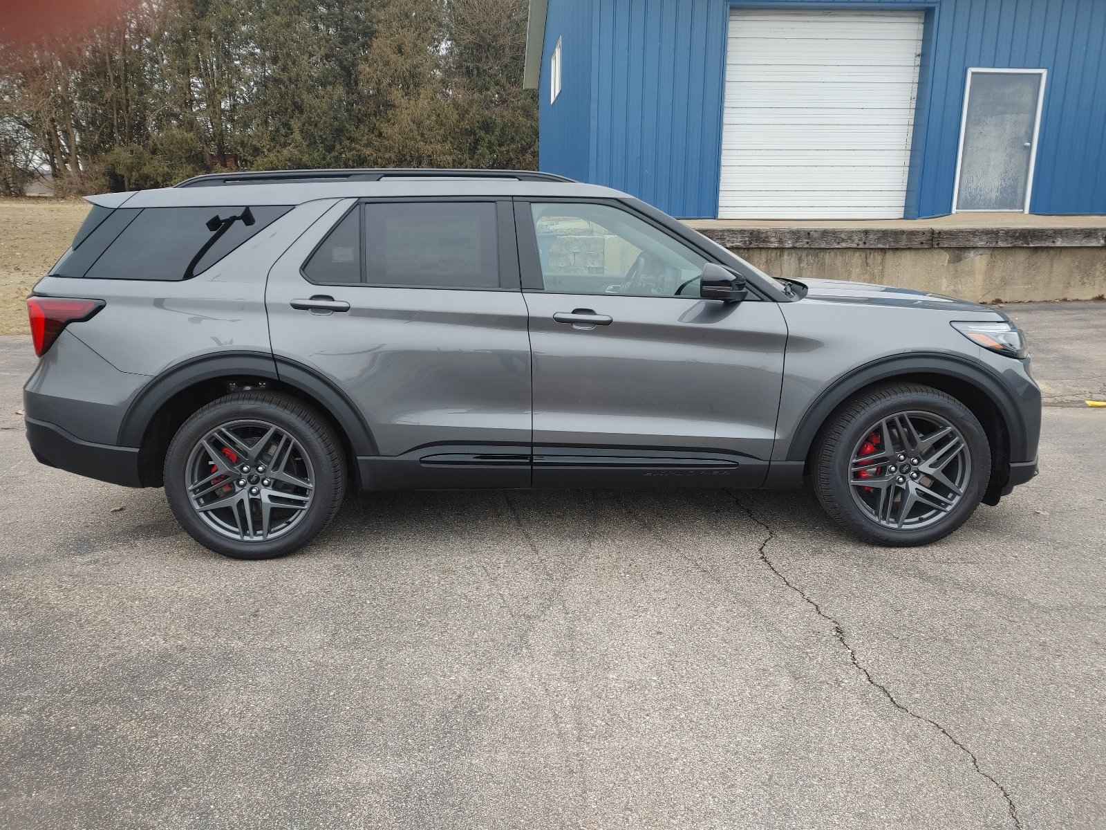 2026 Ford Explorer ST - Photo 8