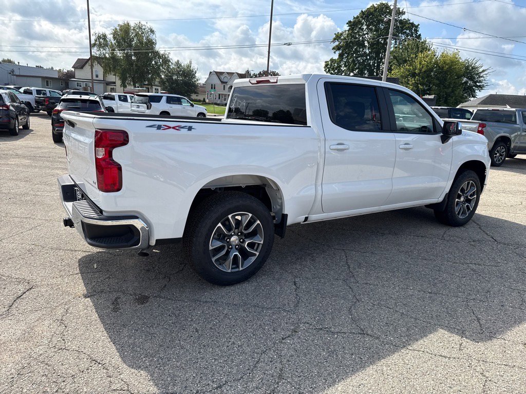 2025 Chevrolet Silverado 1500 LT photo 3