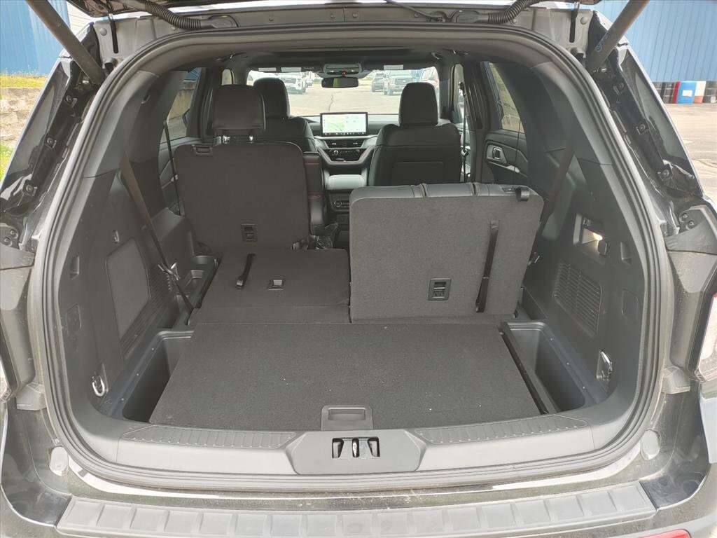 2025 Ford Explorer ST-Line - Photo 12