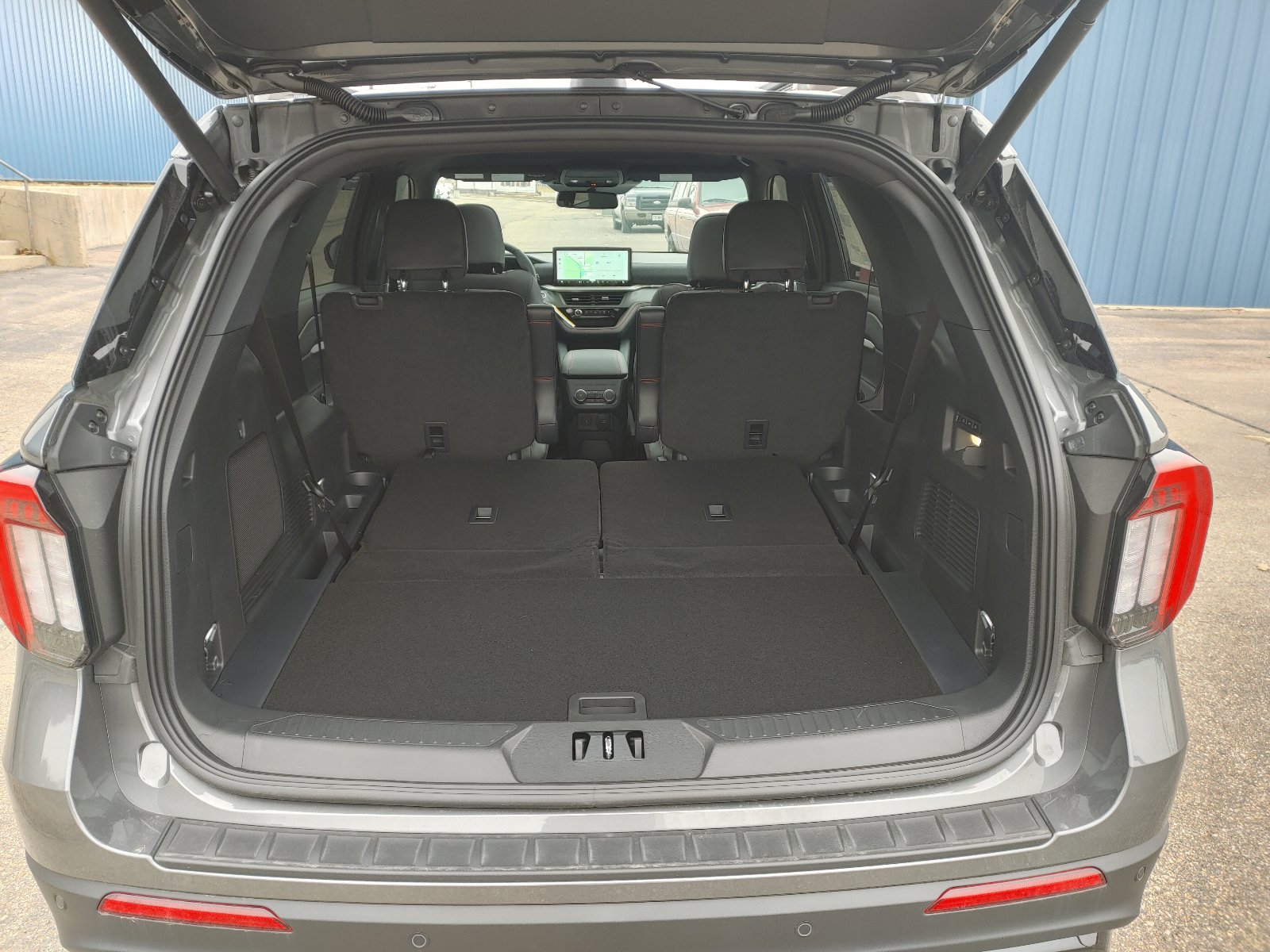 2026 Ford Explorer ST - Photo 11