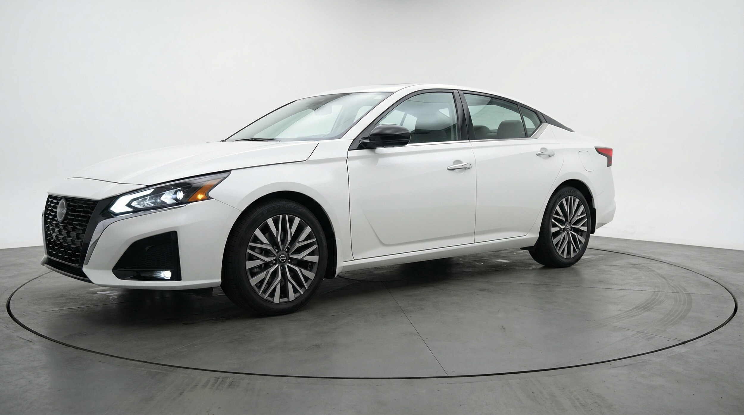 Thumbnail: 2025 Nissan Altima - 3