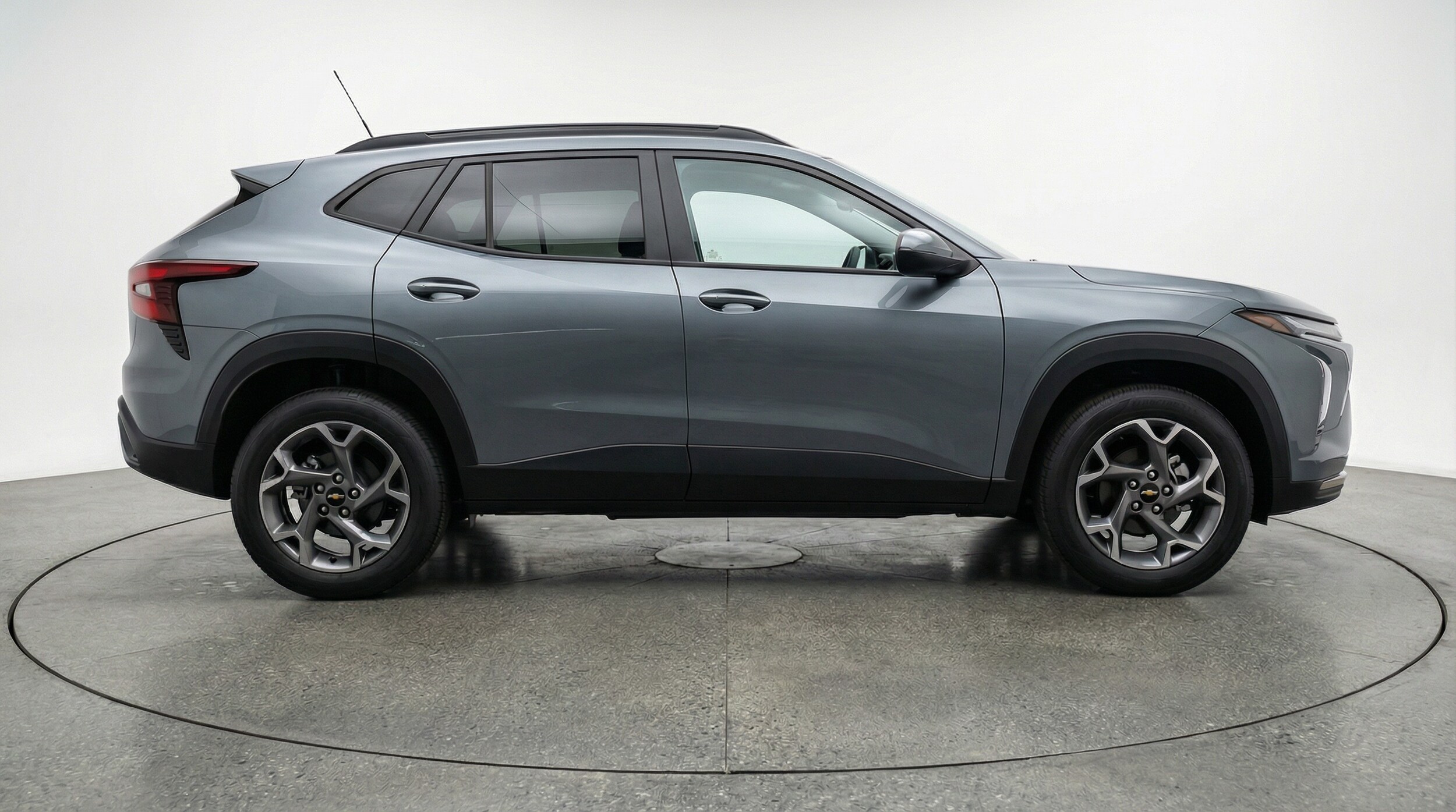 Thumbnail: 2025 Chevrolet Trax - 8