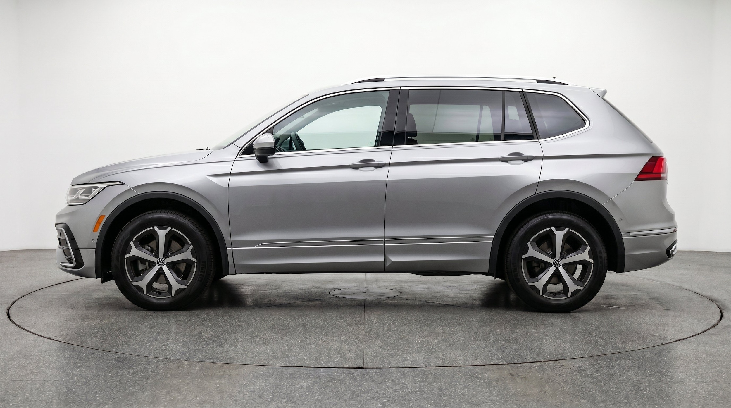 Thumbnail: 2026 Volkswagen Tiguan - 5