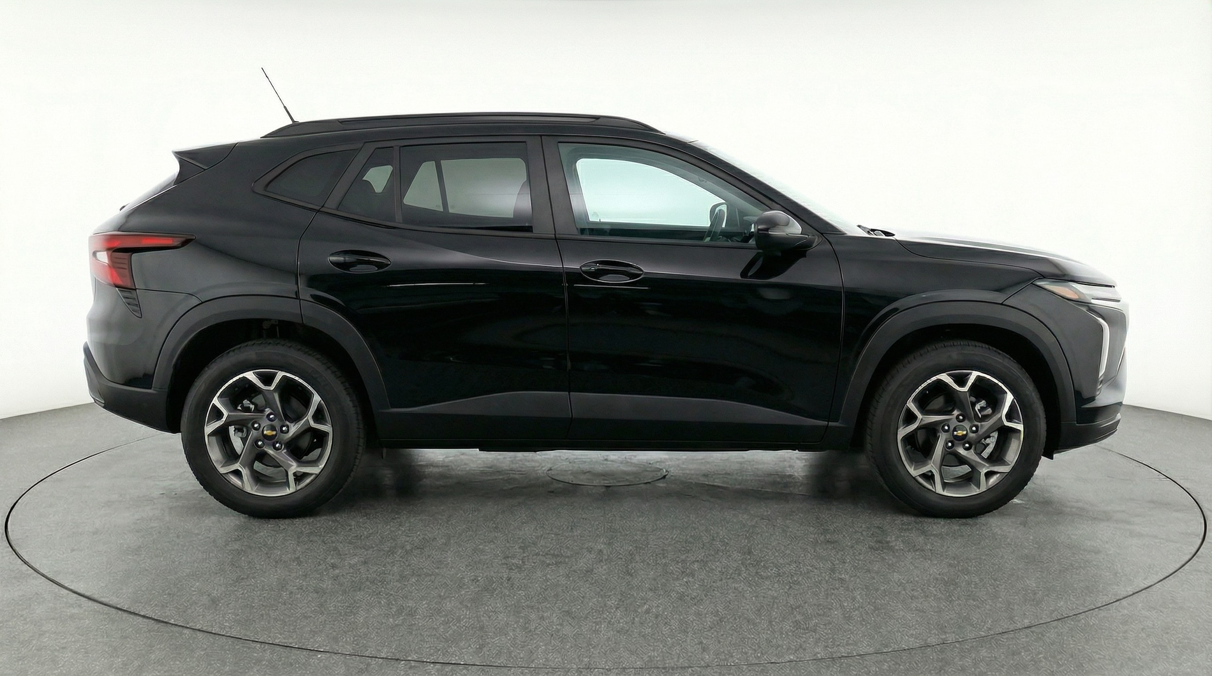 Thumbnail: 2025 Chevrolet Trax - 8