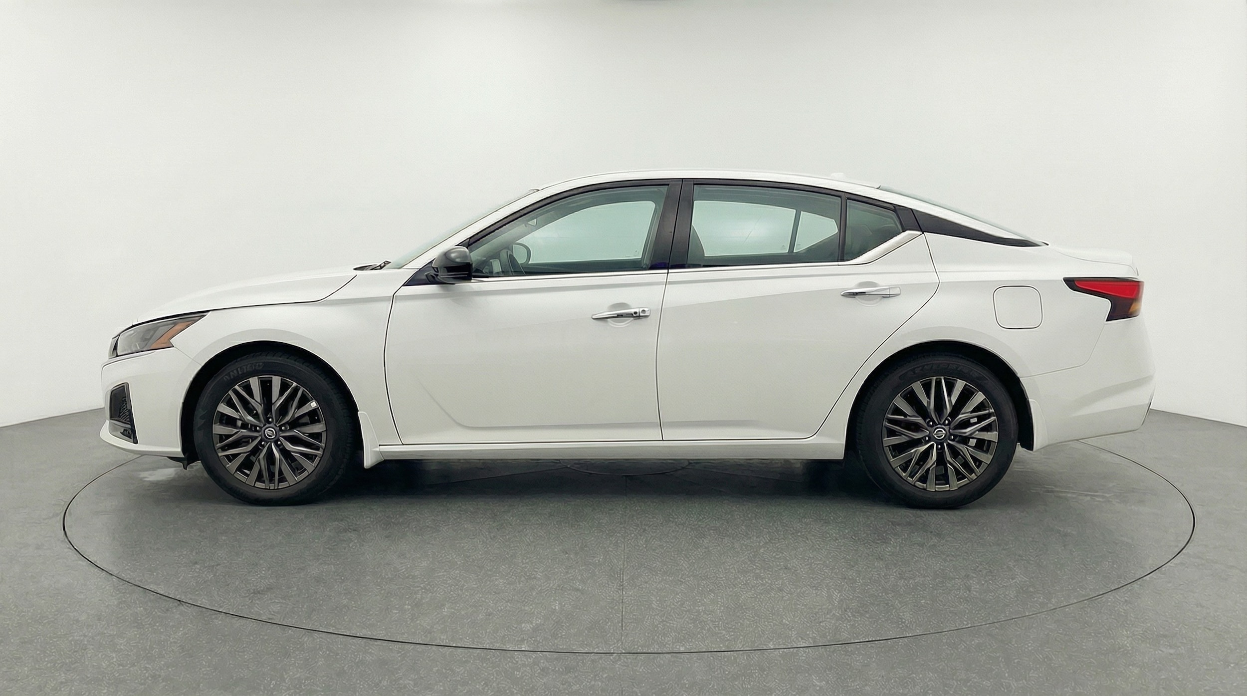 Thumbnail: 2025 Nissan Altima - 4