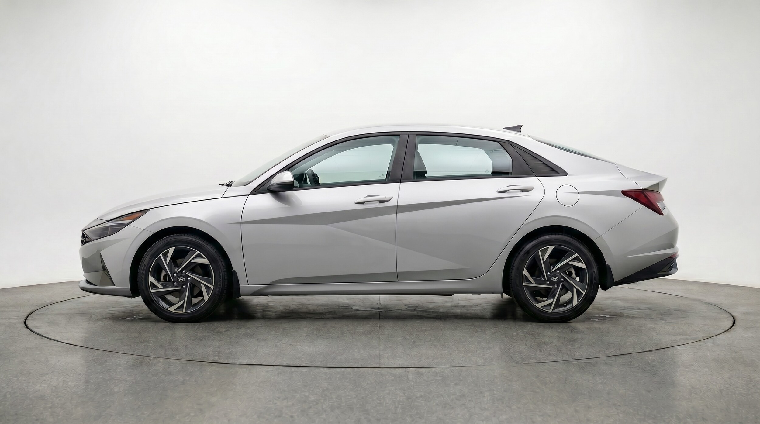 Thumbnail: 2025 Hyundai Elantra - 4