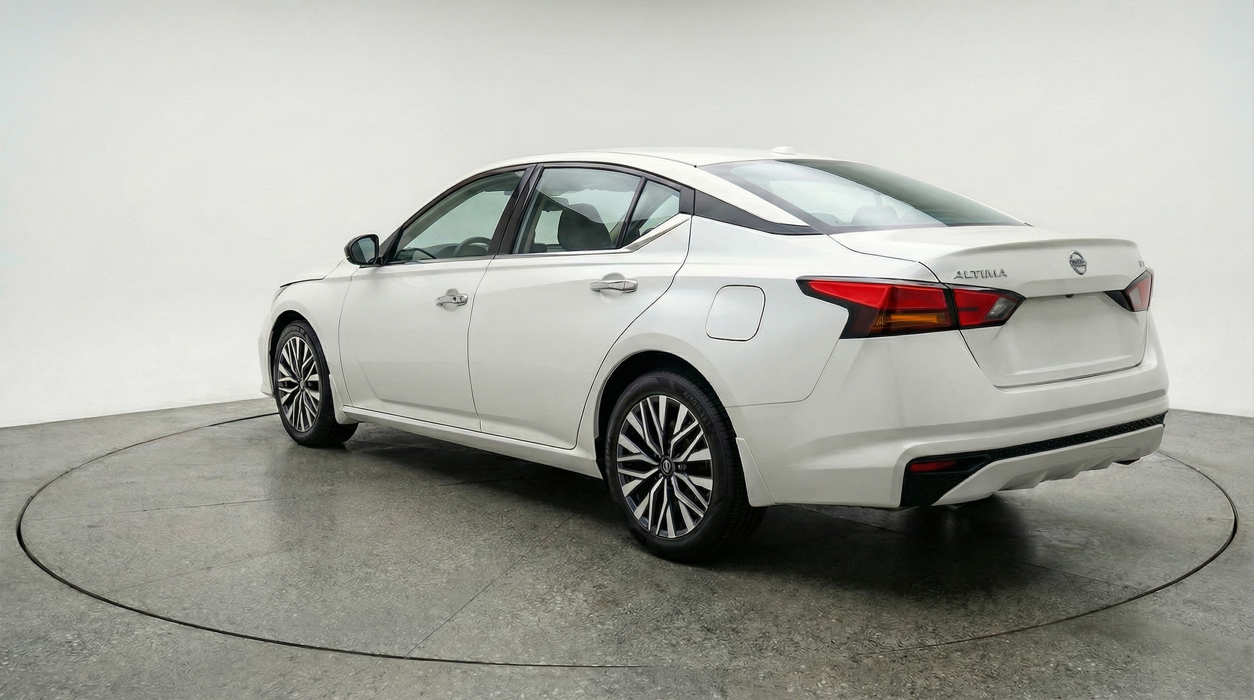 Thumbnail: 2025 Nissan Altima - 5