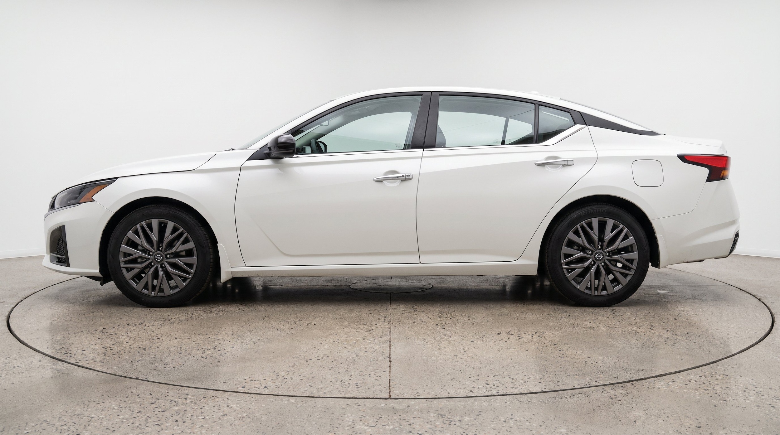 Thumbnail: 2025 Nissan Altima - 5