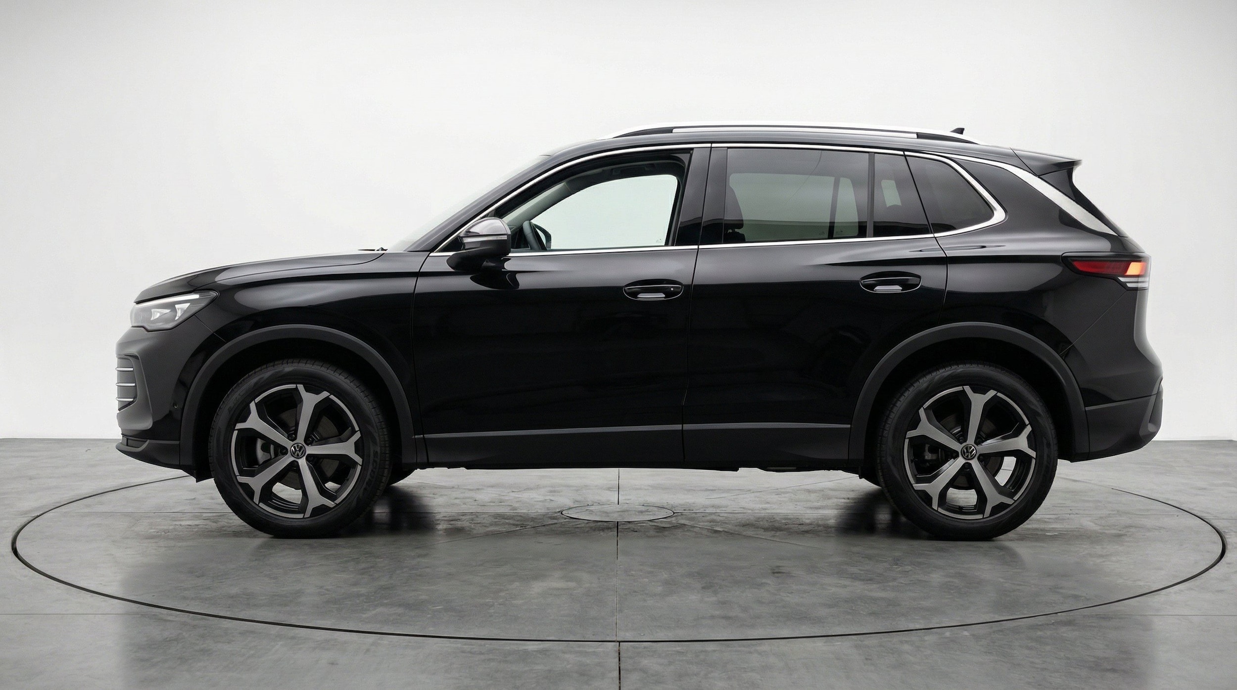 Thumbnail: 2026 Volkswagen Tiguan - 5