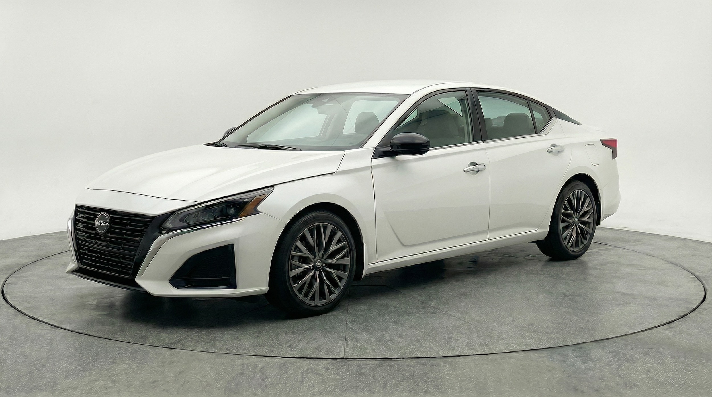 Thumbnail: 2025 Nissan Altima - 3