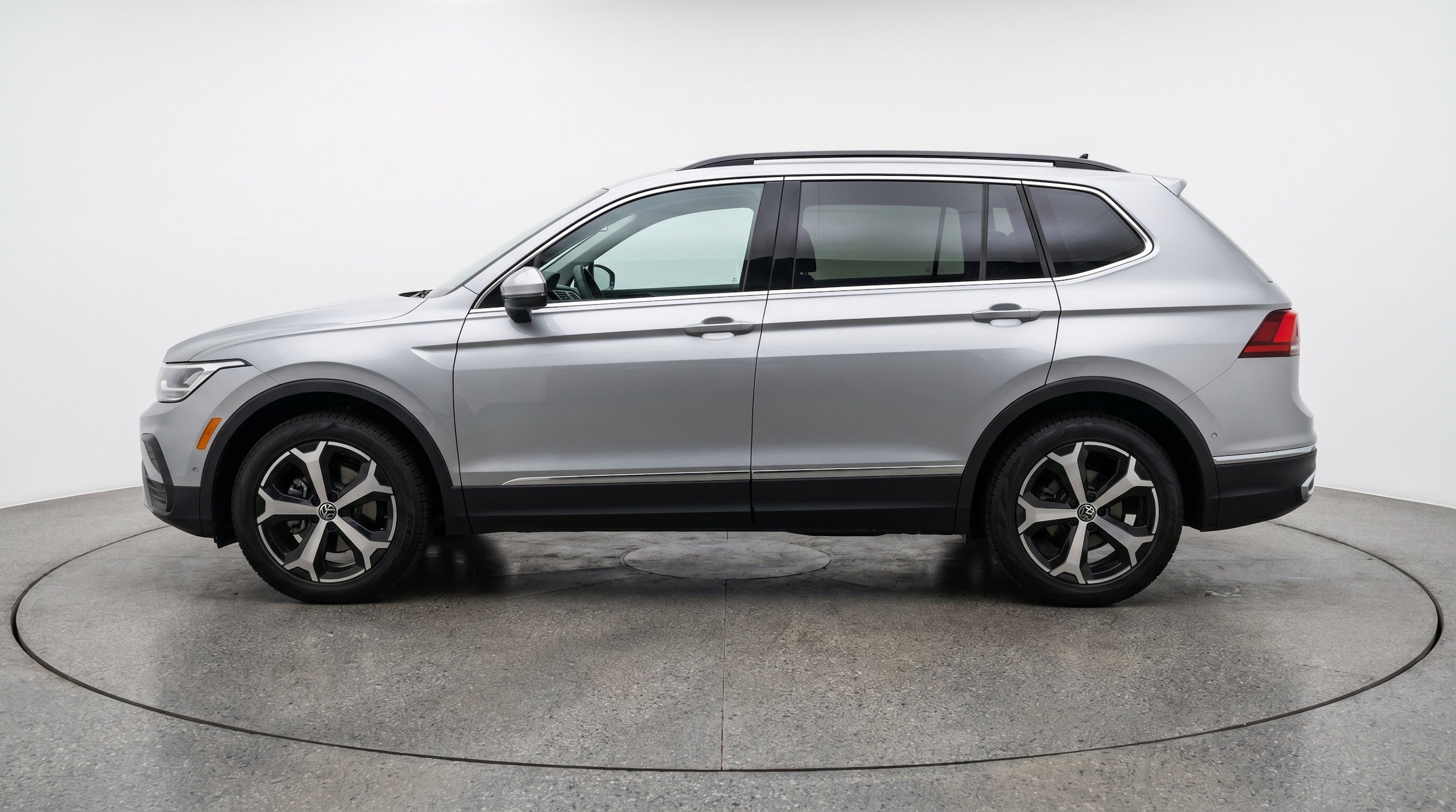 Thumbnail: 2026 Volkswagen Tiguan - 5