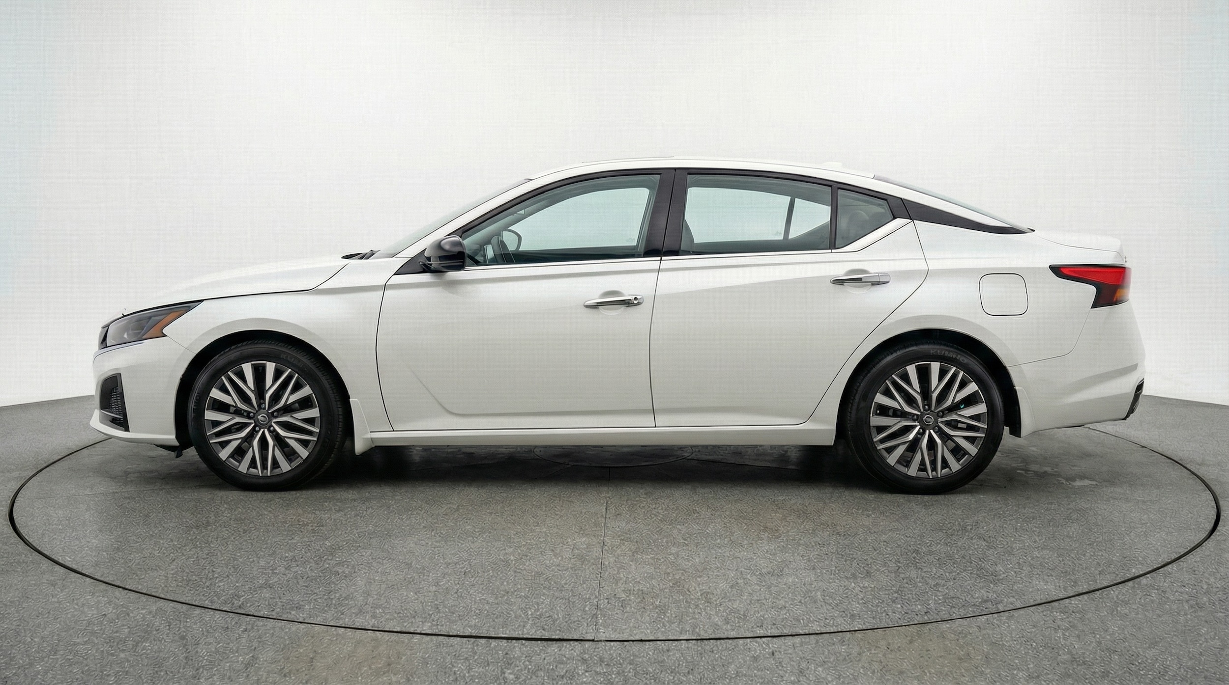 Thumbnail: 2025 Nissan Altima - 4