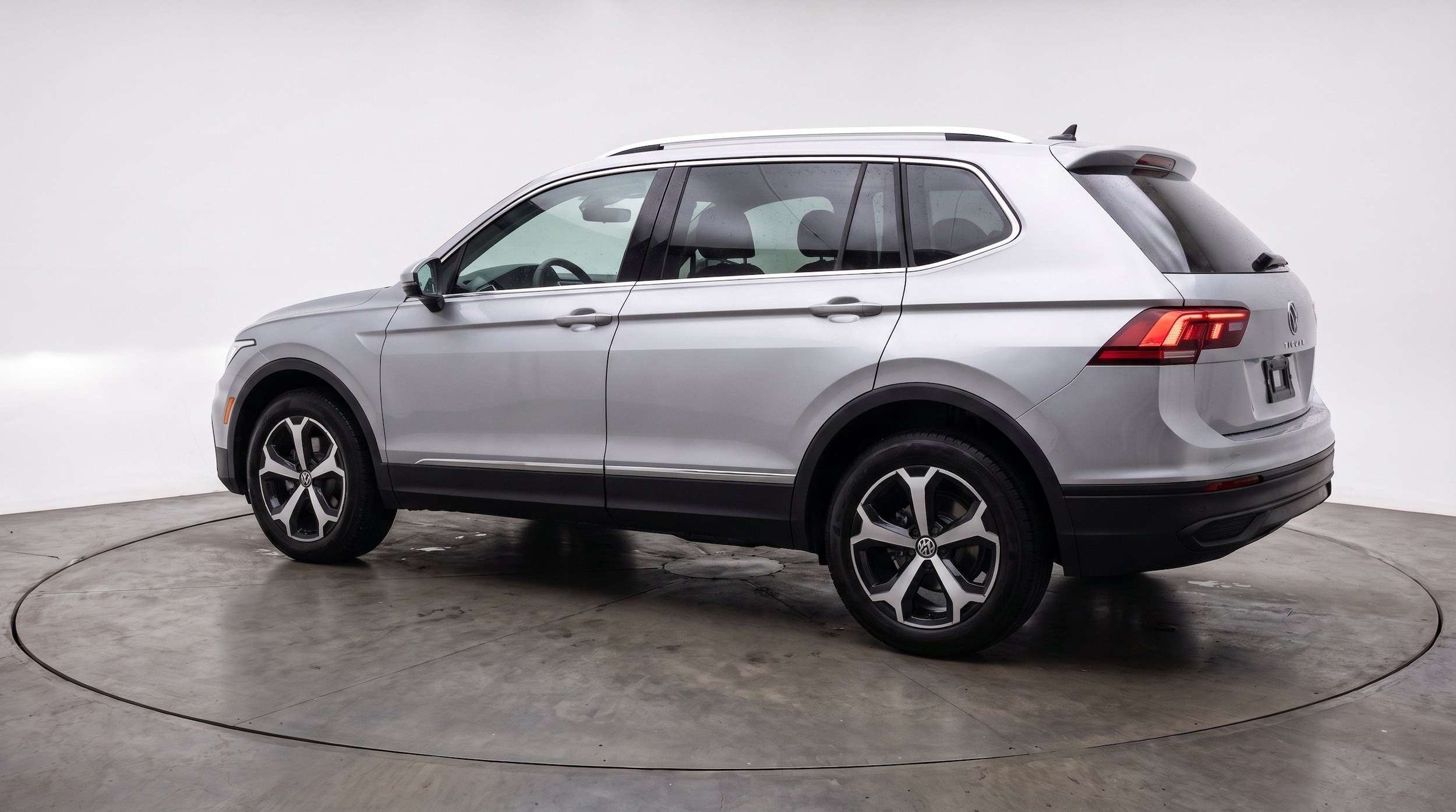 Thumbnail: 2026 Volkswagen Tiguan - 6