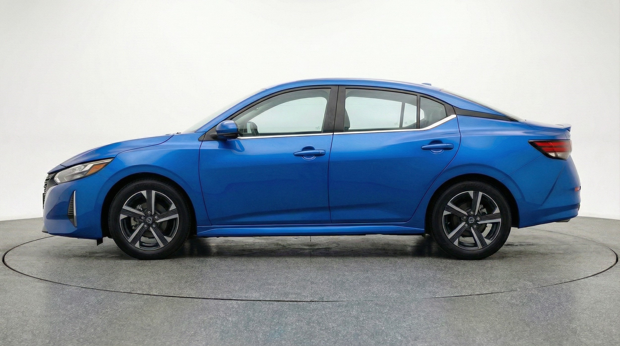 Thumbnail: 2025 Nissan Sentra - 4