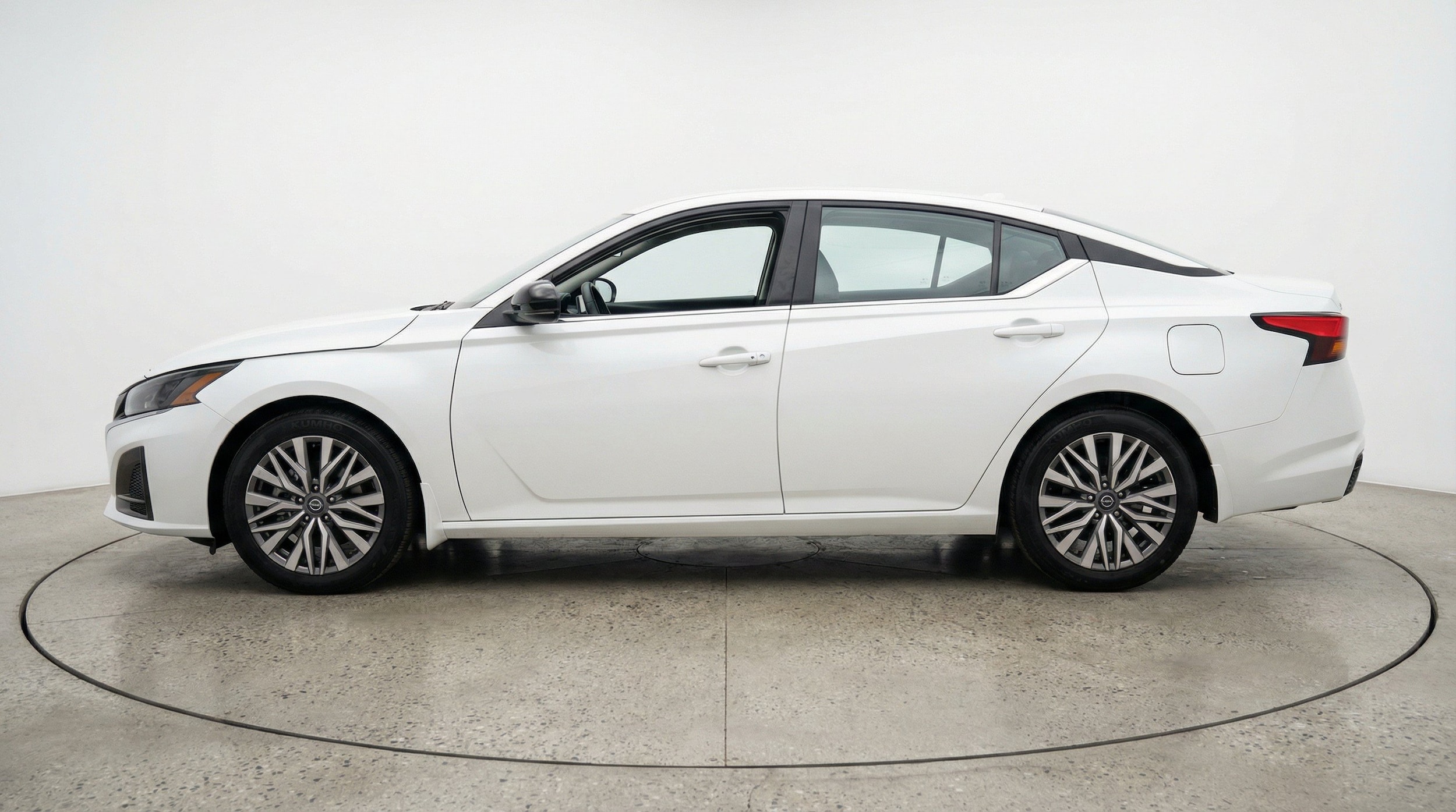 Thumbnail: 2025 Nissan Altima - 5