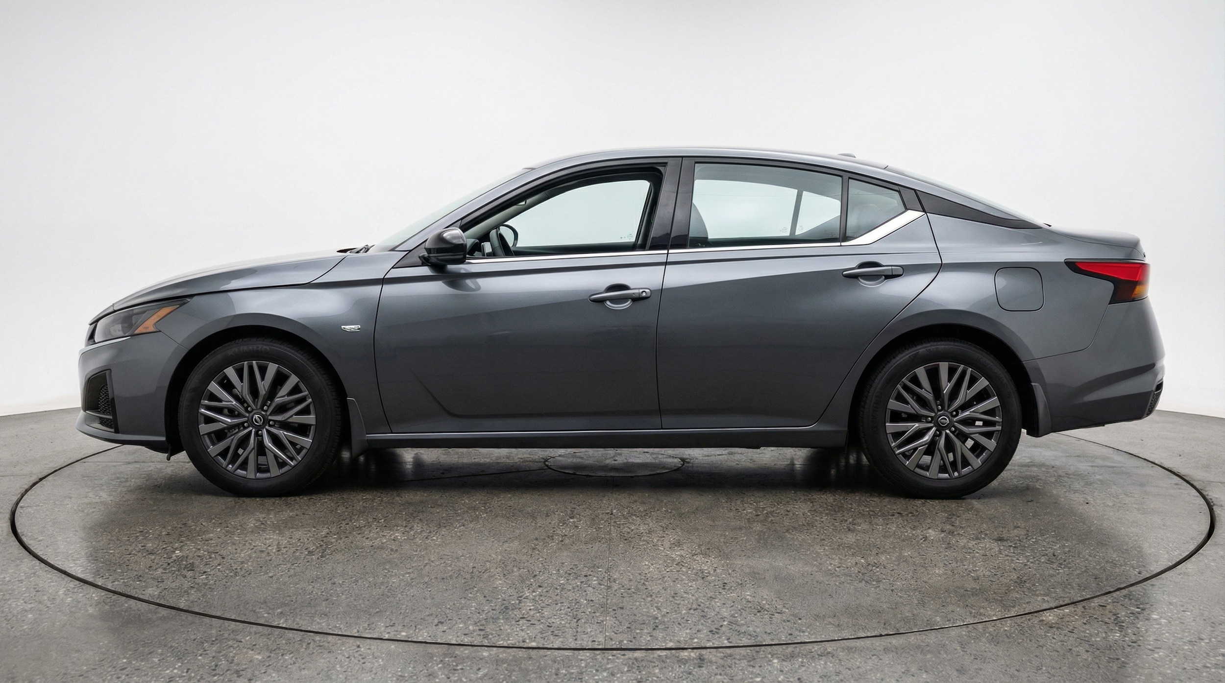 Thumbnail: 2025 Nissan Altima - 4