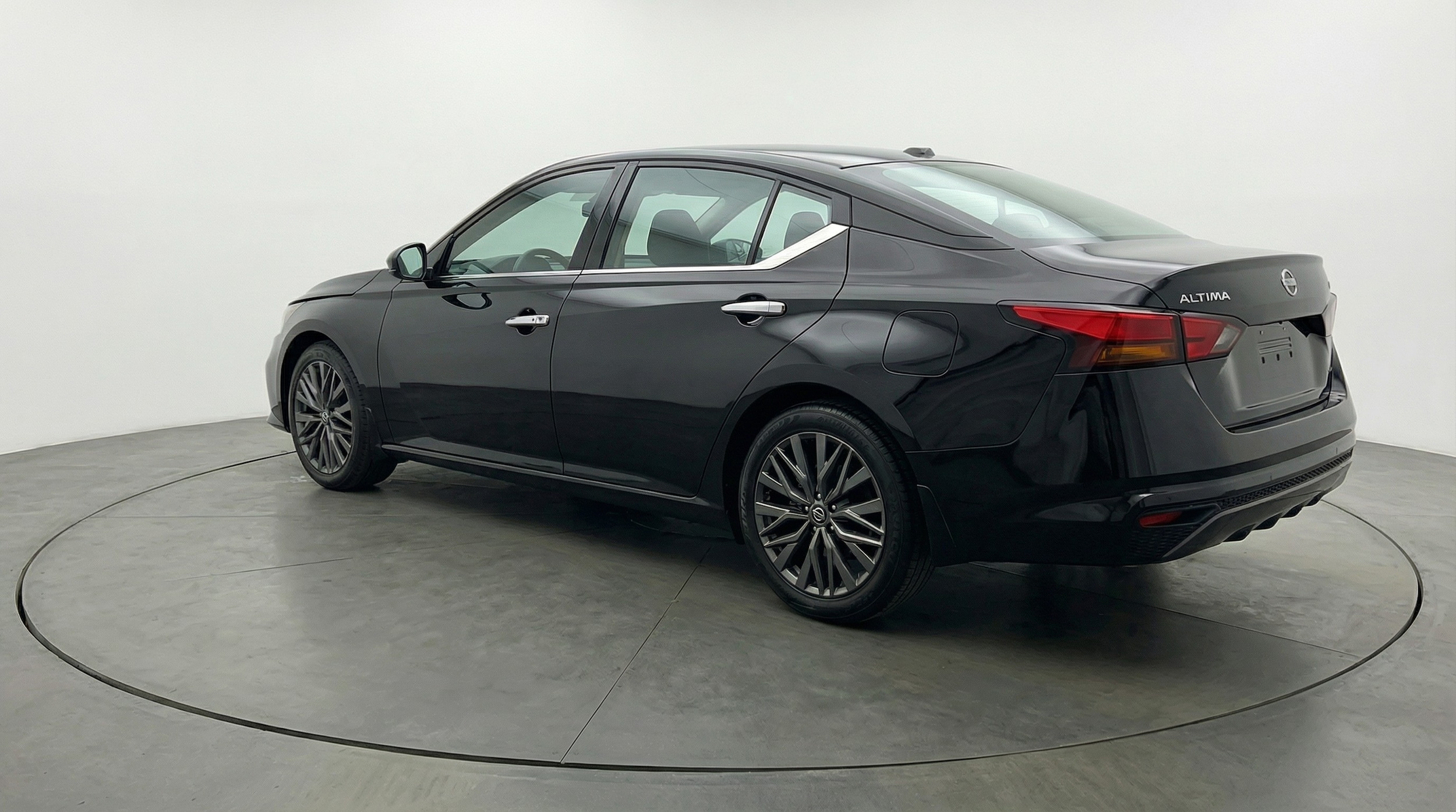 Thumbnail: 2025 Nissan Altima - 5