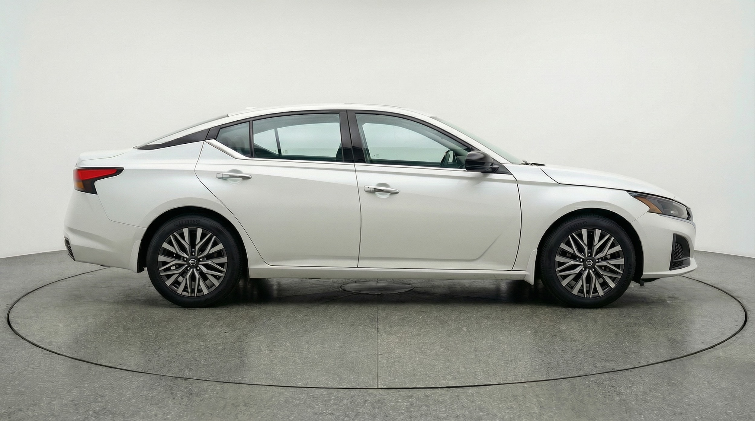 Thumbnail: 2025 Nissan Altima - 8