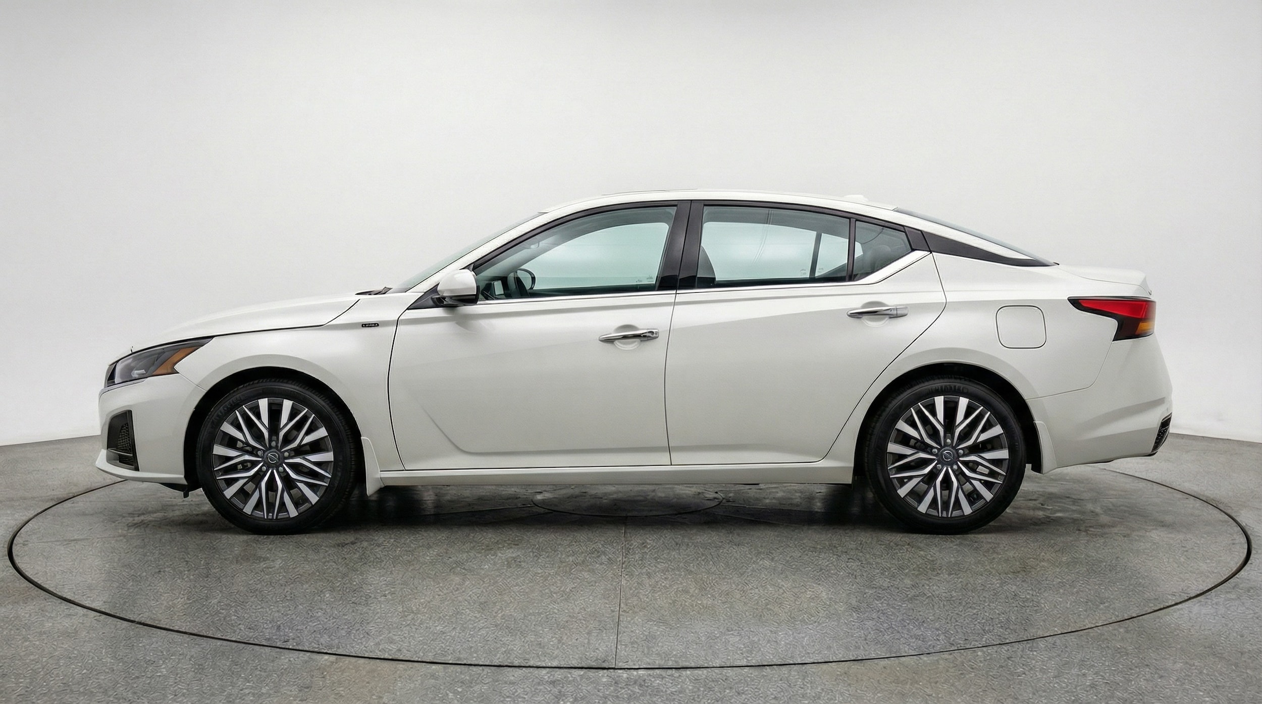 Thumbnail: 2025 Nissan Altima - 4