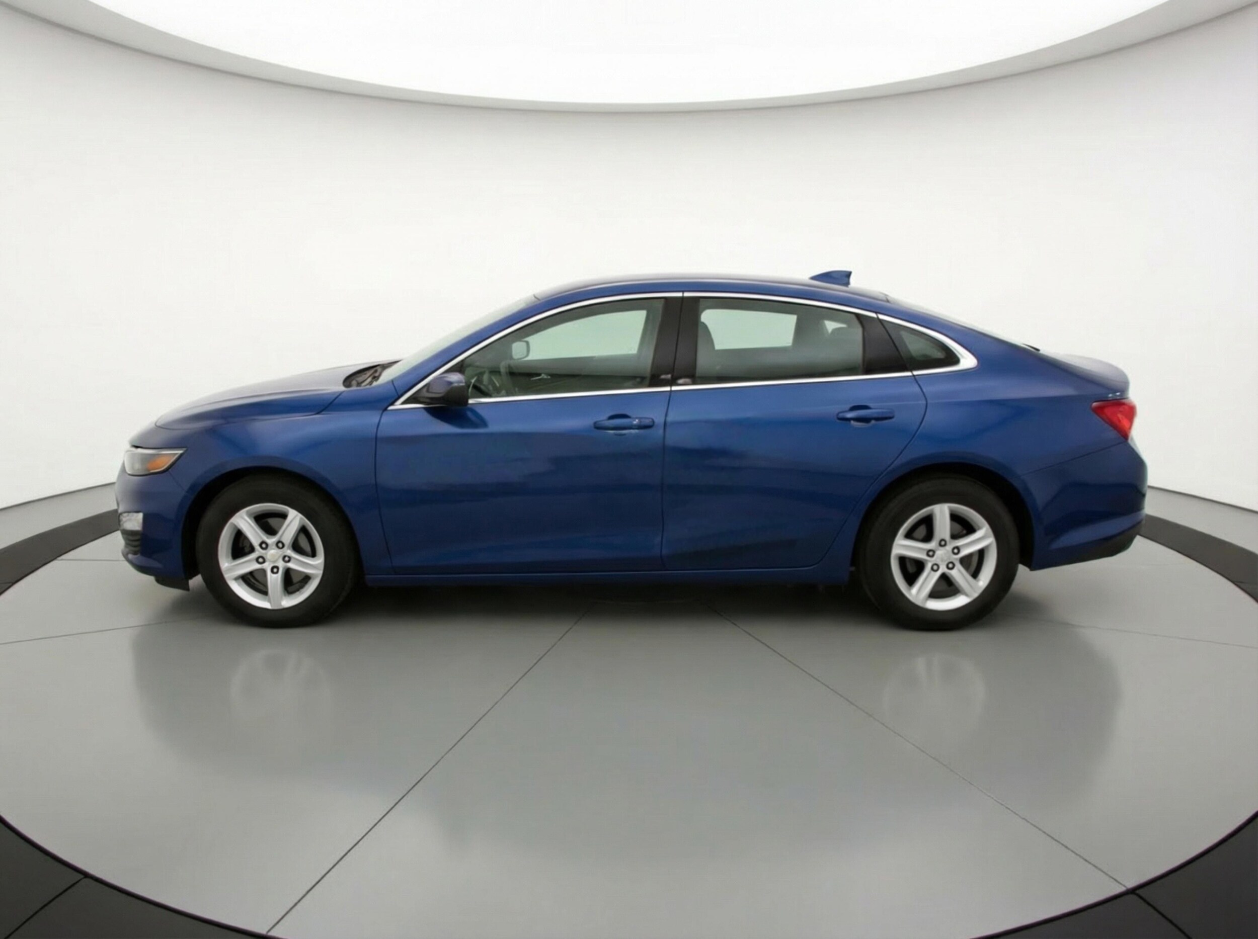 Thumbnail: 2024 Chevrolet Malibu - 4