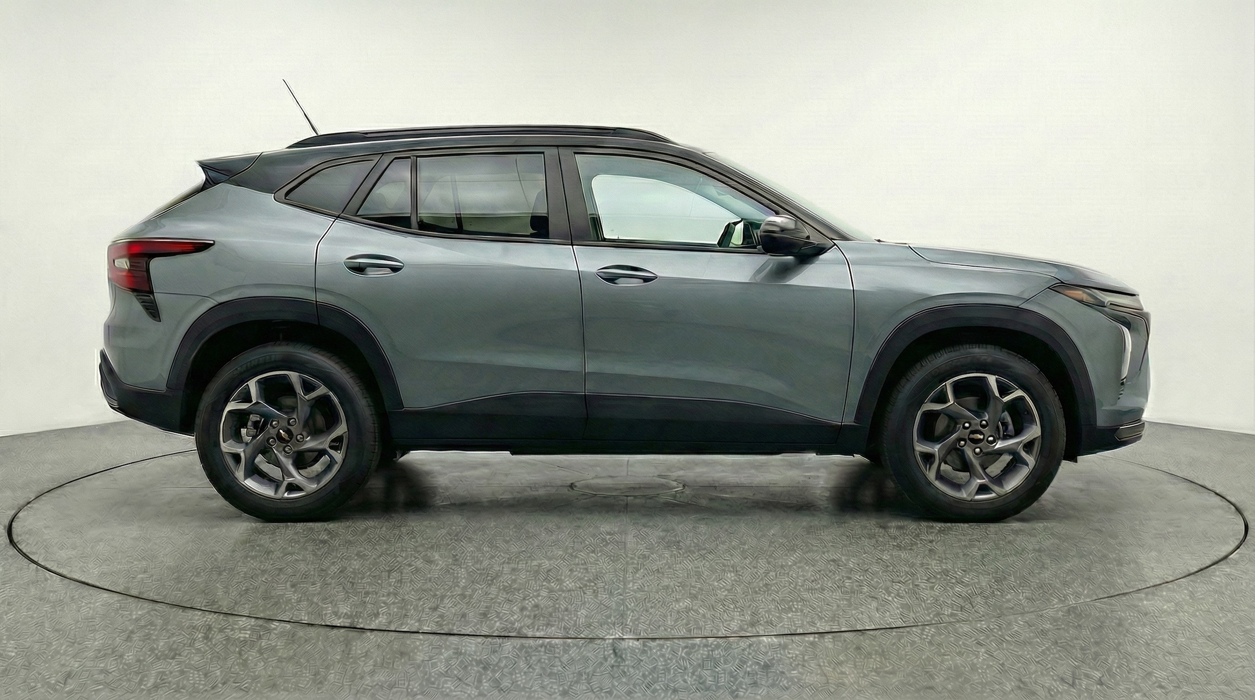 Thumbnail: 2025 Chevrolet Trax - 8