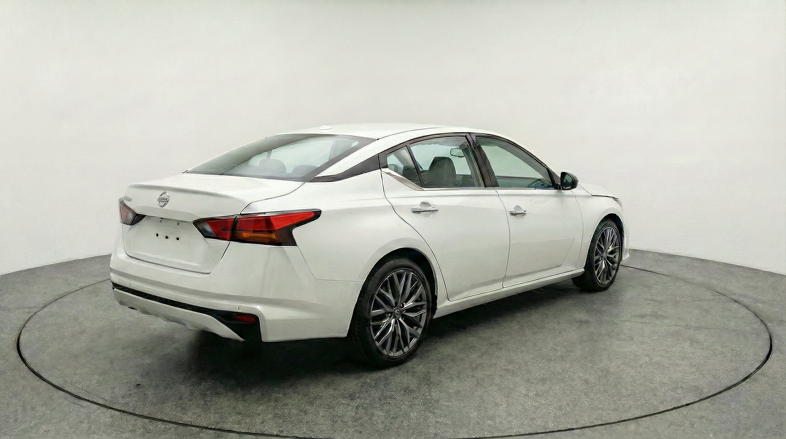 Thumbnail: 2025 Nissan Altima - 9