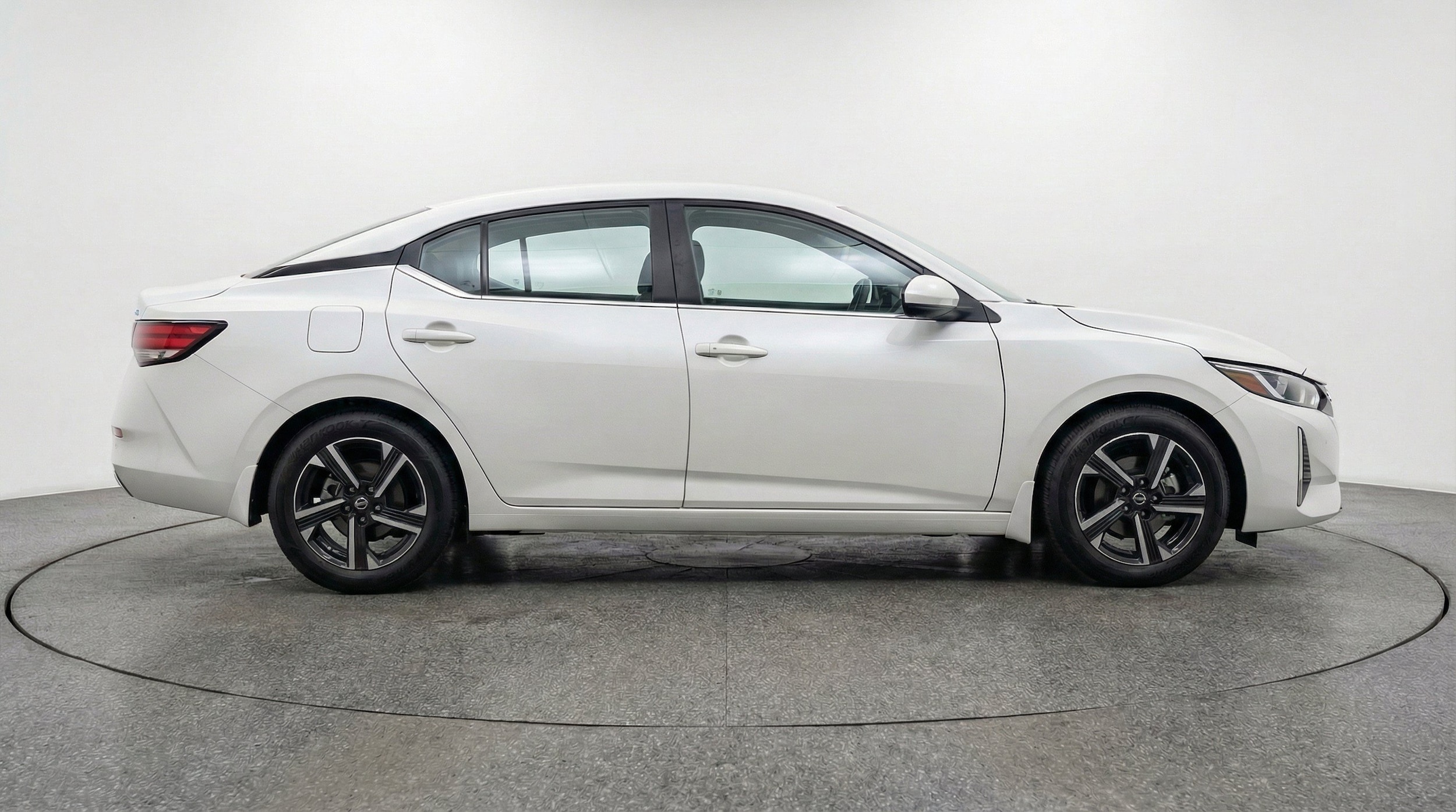 Thumbnail: 2025 Nissan Sentra - 11
