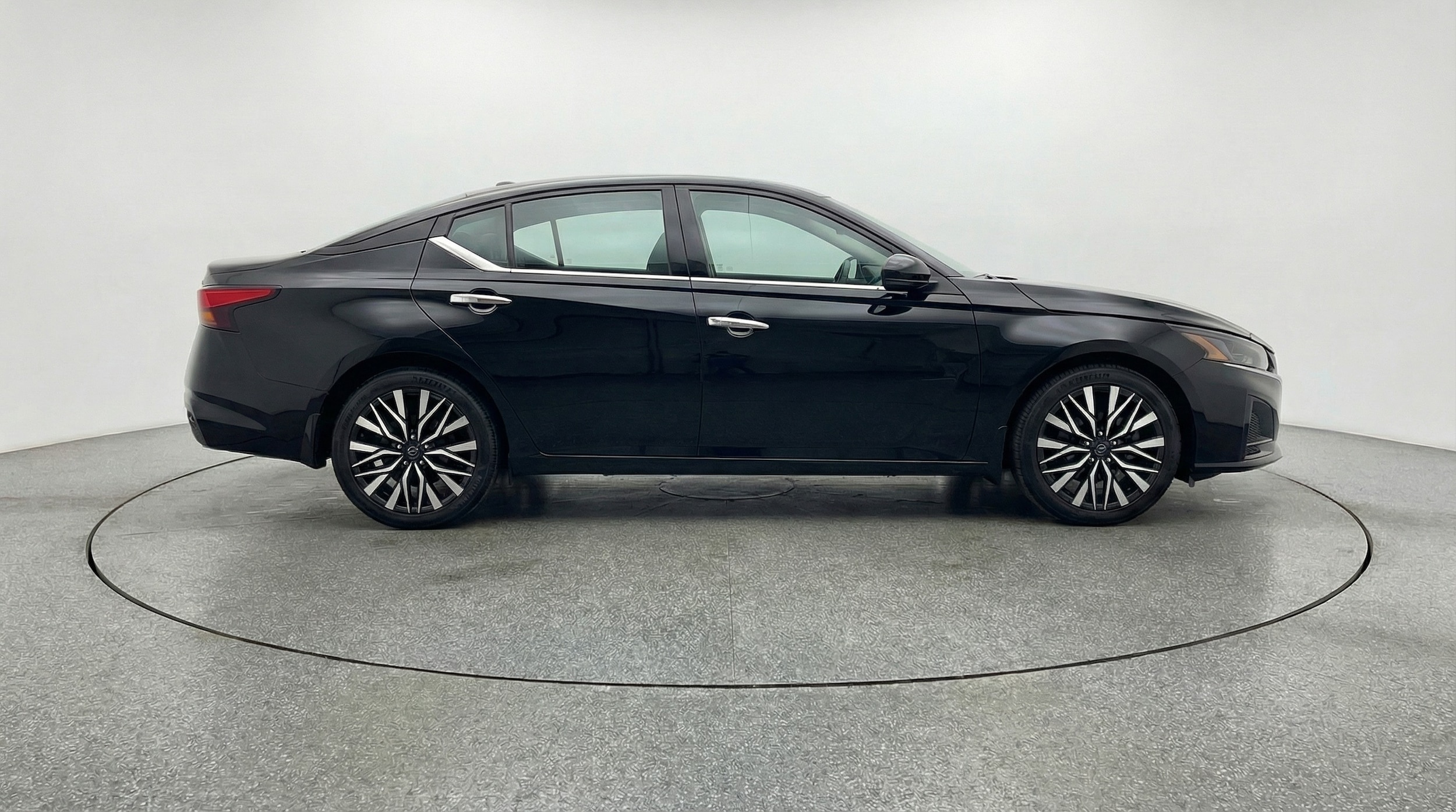 Thumbnail: 2025 Nissan Altima - 8