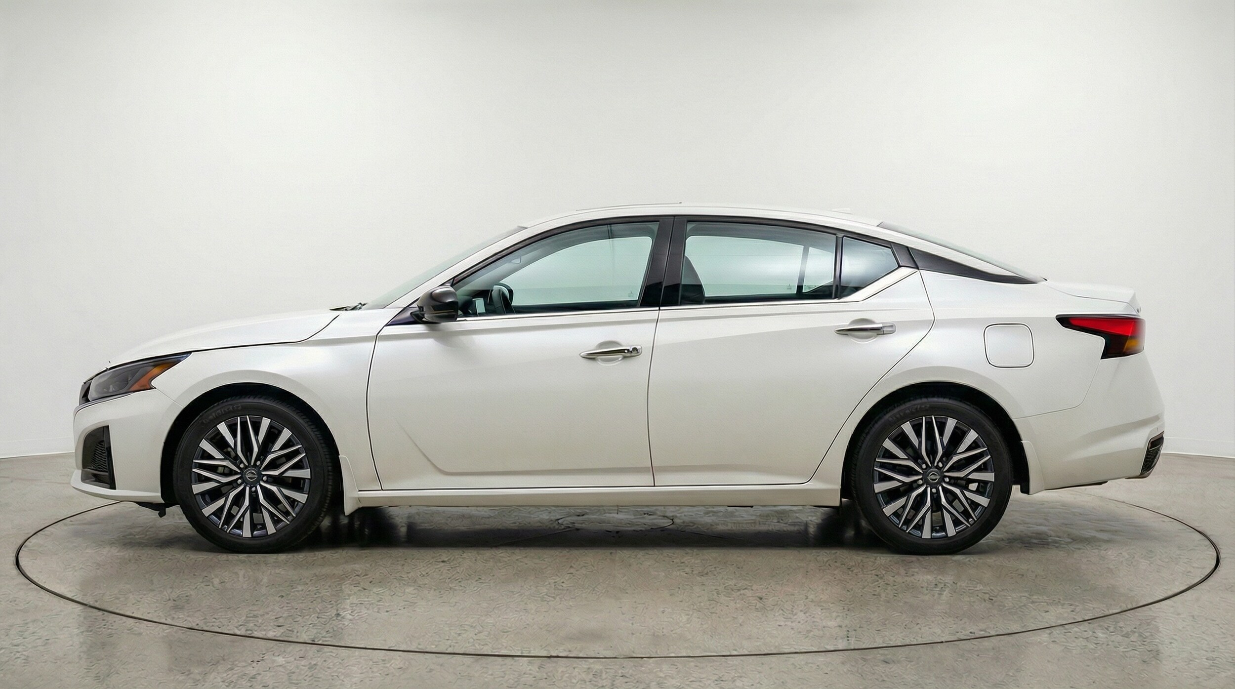 Thumbnail: 2025 Nissan Altima - 4