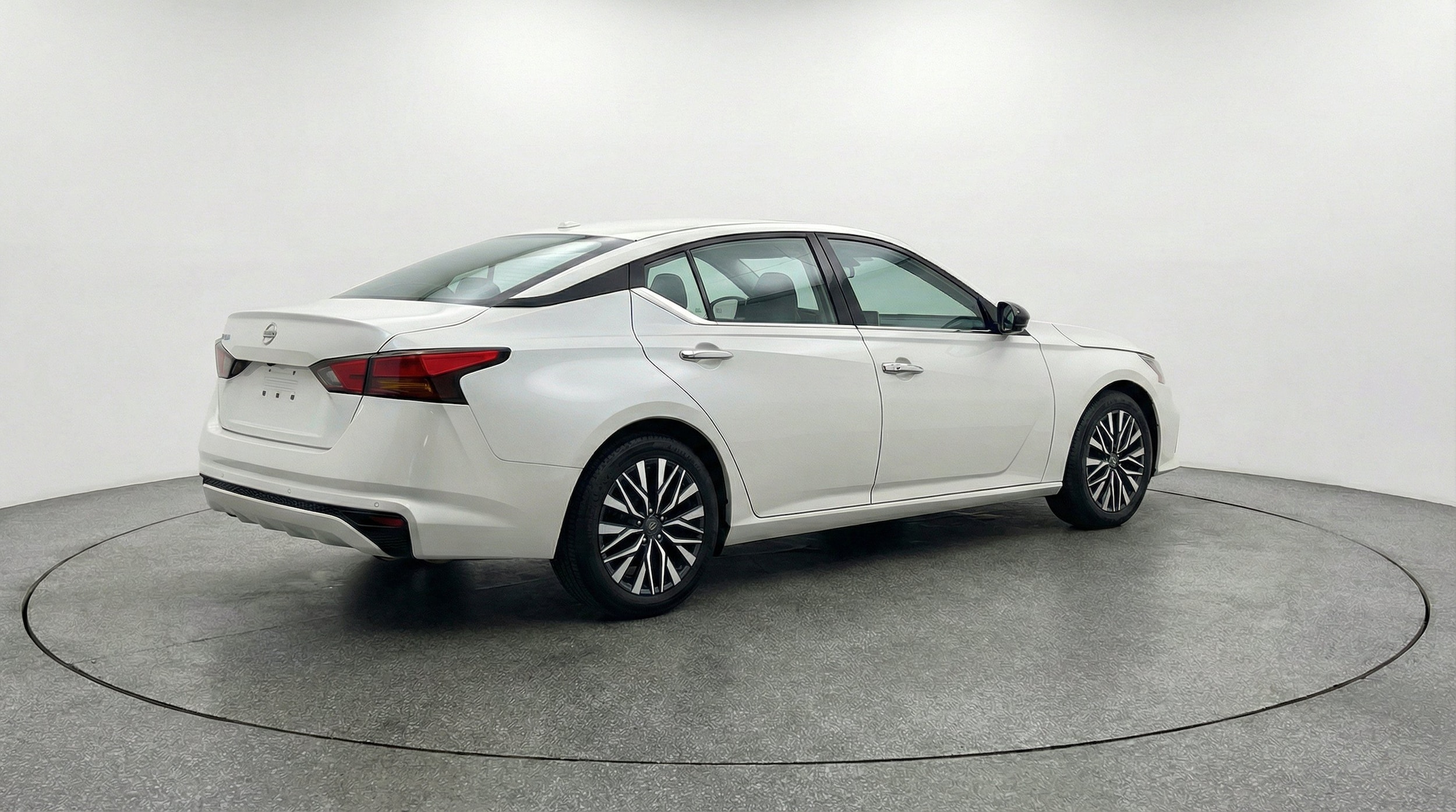 Thumbnail: 2025 Nissan Altima - 9