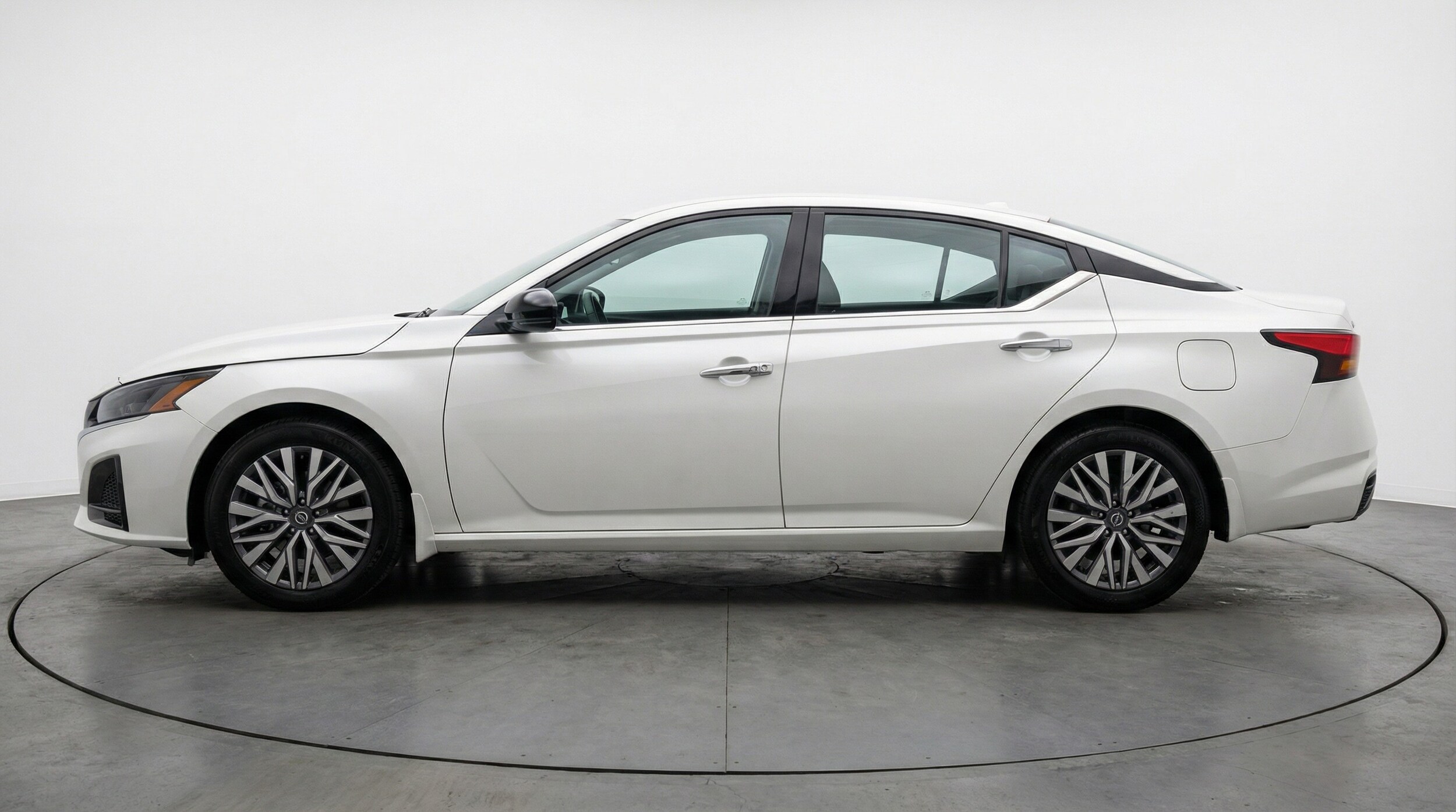 Thumbnail: 2025 Nissan Altima - 4