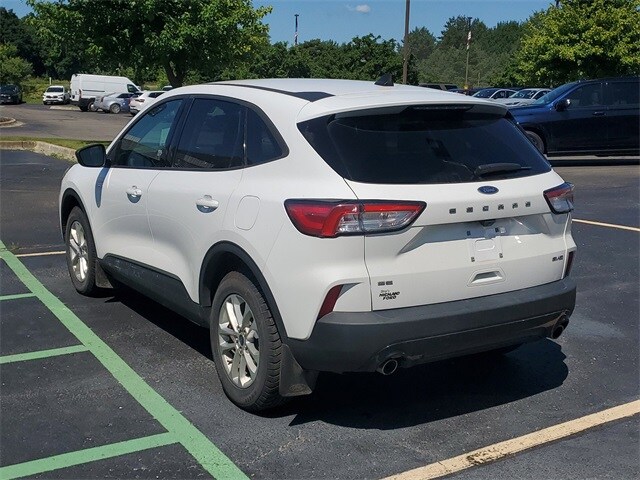 2021 Ford Escape SE photo 2