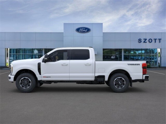 2025 Ford F-350 Lariat photo 3