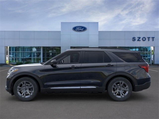 2025 Ford Explorer photo 3