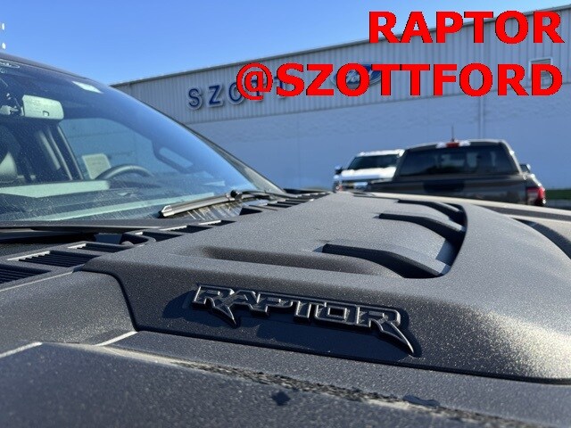2025 Ford F-150 Raptor photo 2