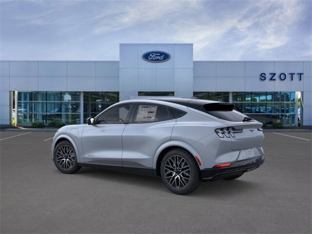 2025 Ford Mustang Mach-E Premium photo 3