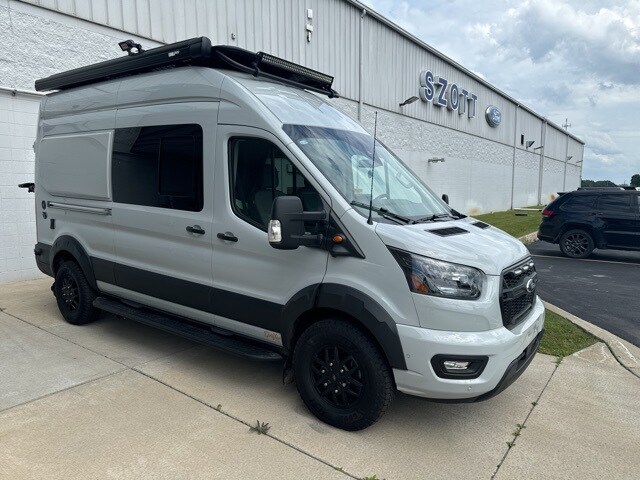 2023 Ford Transit photo 2