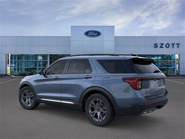 2025 Ford Explorer photo 4