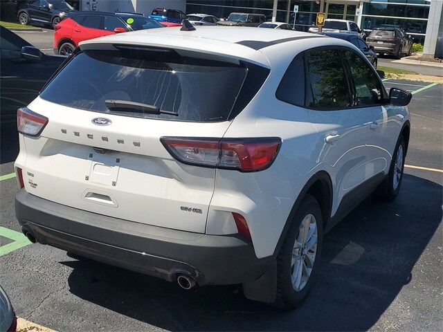 2021 Ford Escape SE photo 3