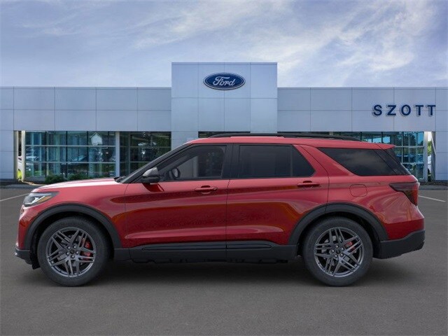 2025 Ford Explorer ST photo 3