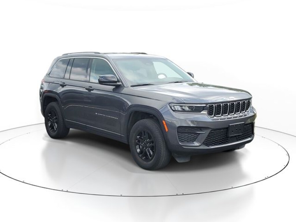 Used 2022 Jeep Grand Cherokee Laredo SUV