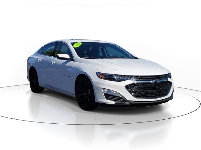 2023 Chevrolet Malibu 1LT photo 2
