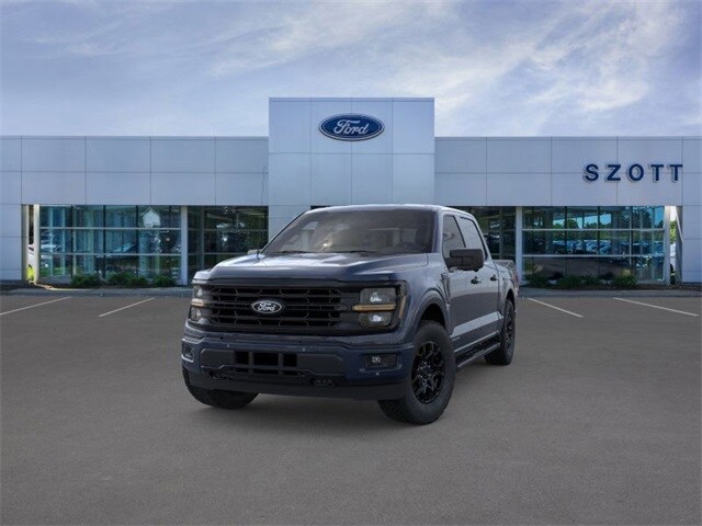 2025 Ford F-150 XLT photo 2