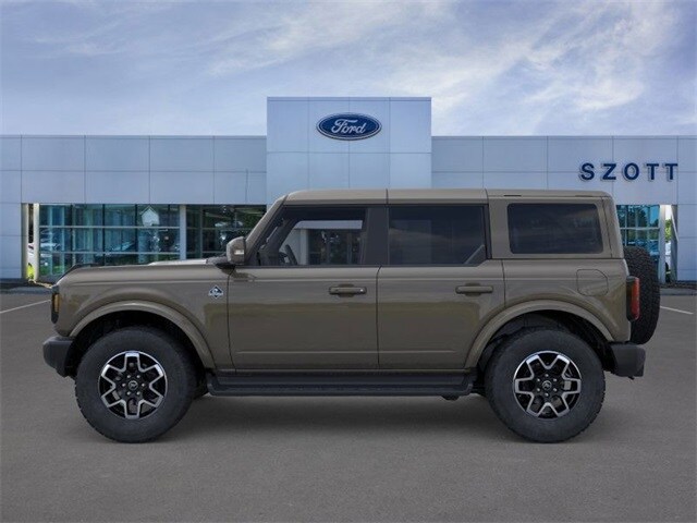 2025 Ford Bronco Outer Banks photo 3