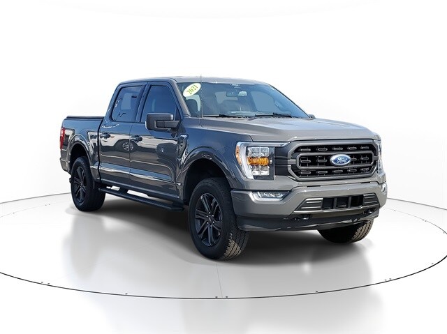 2021 Ford F-150 XLT photo 2