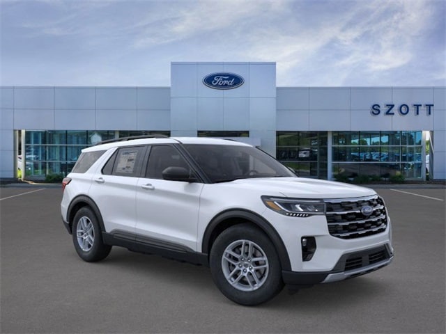 2026 Ford Explorer photo 3