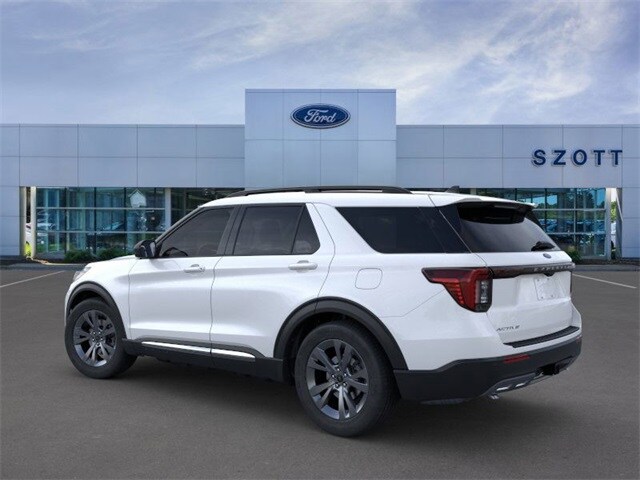 2025 Ford Explorer photo 4