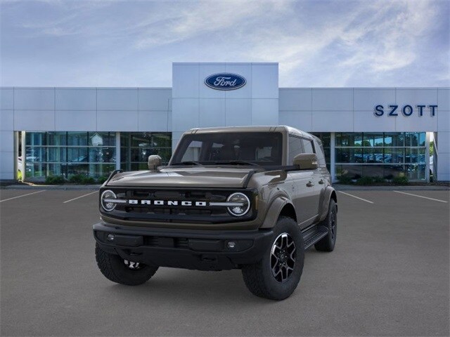 2025 Ford Bronco Outer Banks photo 2