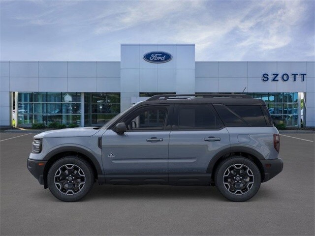 2025 Ford Bronco Sport Outer Banks photo 2